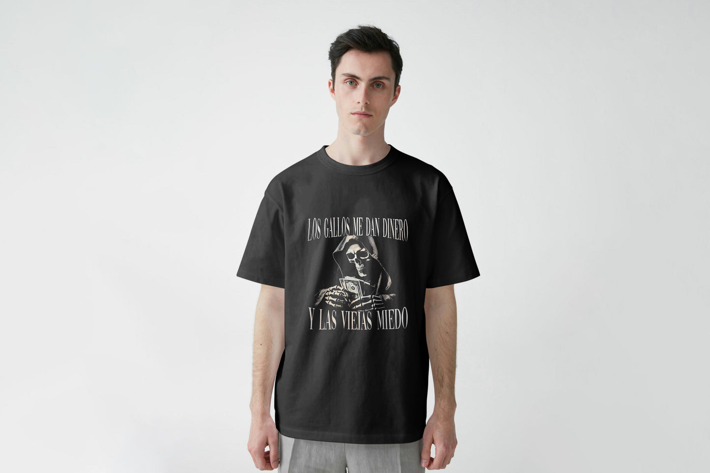 Playera LOS GALLOS ME DAN DINERO Y LAS VIEJAS MIEDO